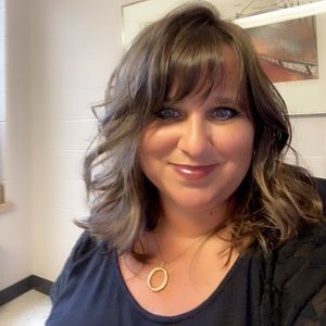 Meet your Posher, Elizabeth